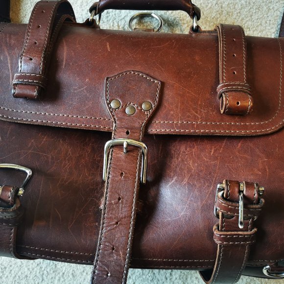 Saddleback Leather Large Briefcase in Chestnut - Picture 3 of 11